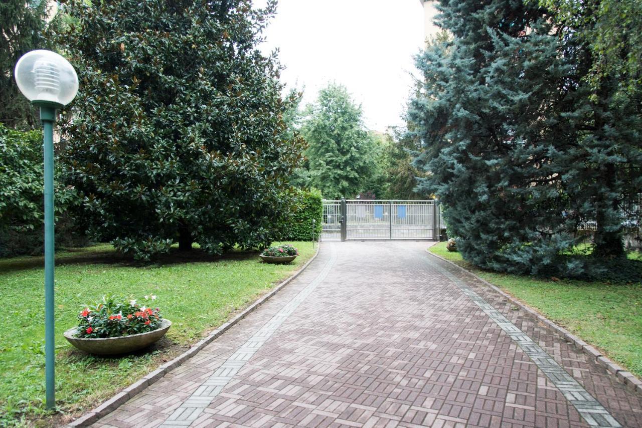 Youhosty - Delle Genziane 7 Apartment Milan Luaran gambar