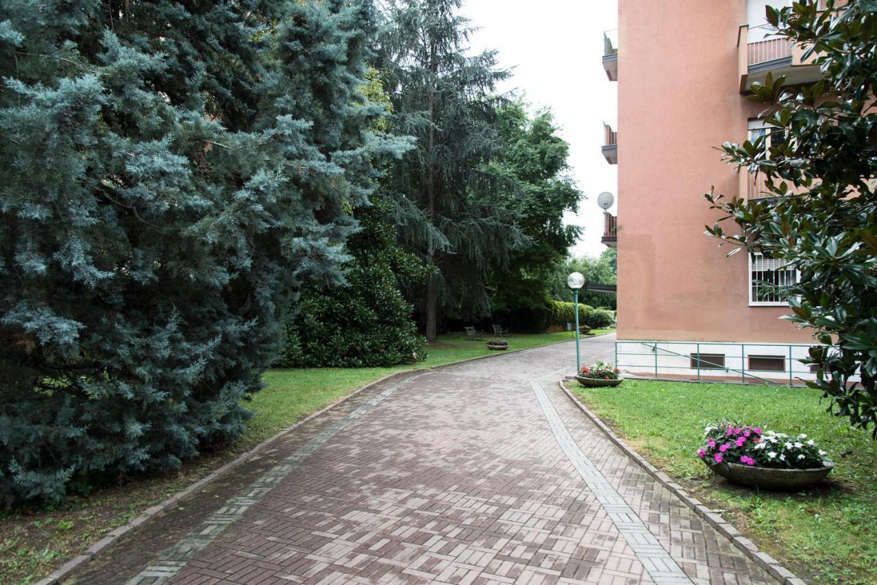 Youhosty - Delle Genziane 7 Apartment Milan Luaran gambar